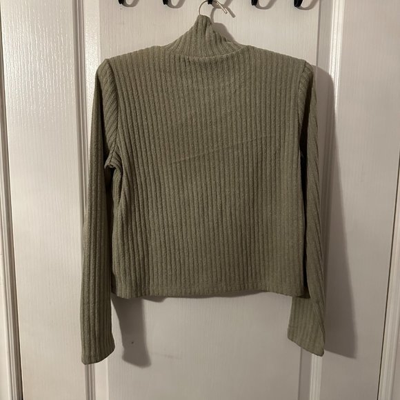Wilfred Free TAMU TURTLENECK- DRY BASIL GREEN - (Size Medium) - Picture 3 of 7